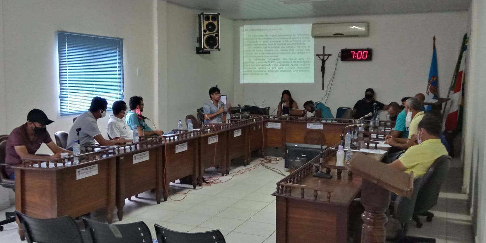 Novos vereadores participam de reunião para tratar sobre a Lei Orgânica e o Regimento Interno